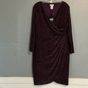 Monroe & Main NWT Womens Draped Faux Wrap Velvet Soft Dress Sz 16
